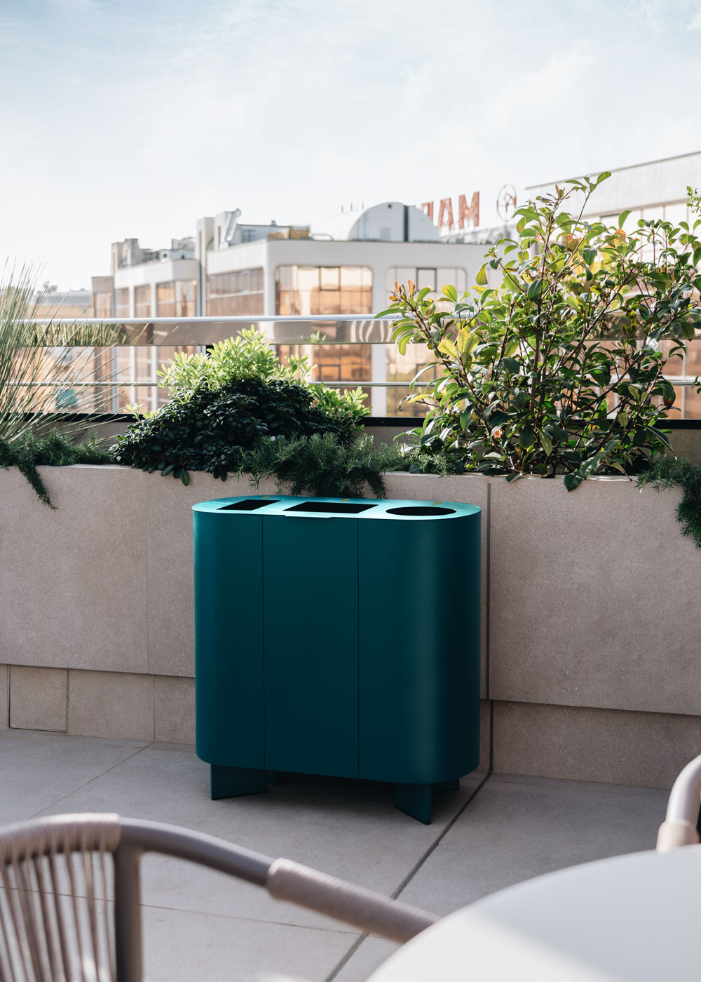 Poubelles design Systemtronic : fonctionnalité, esthétique et durabilité