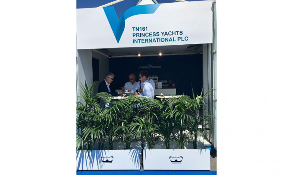 Princess Yachts stand Versilia. Proyectos de ST-Systemtronic.